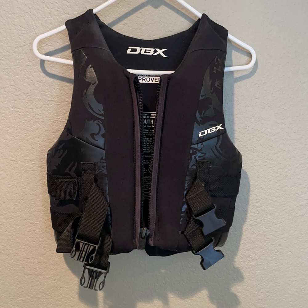 COPY - Youth DBX black life jacket